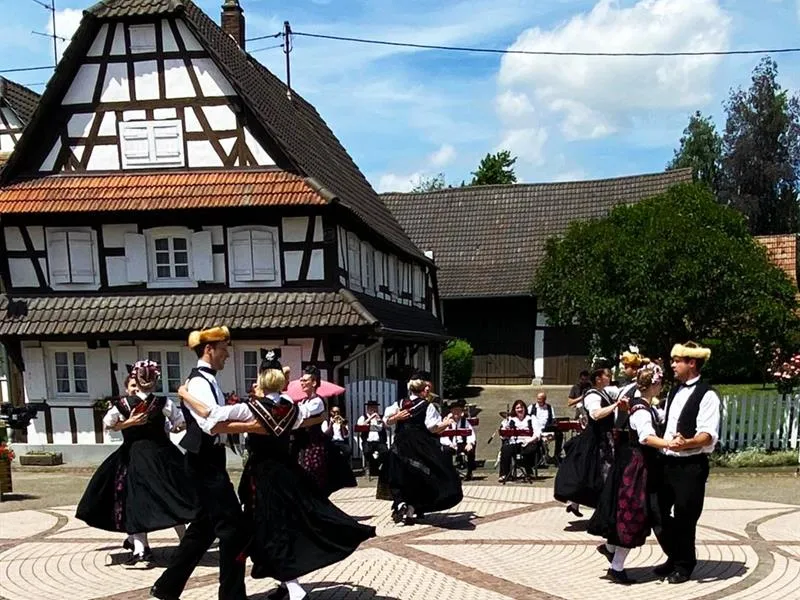 Image du carousel qui illustre: Fête Du Folklore à Hunspach