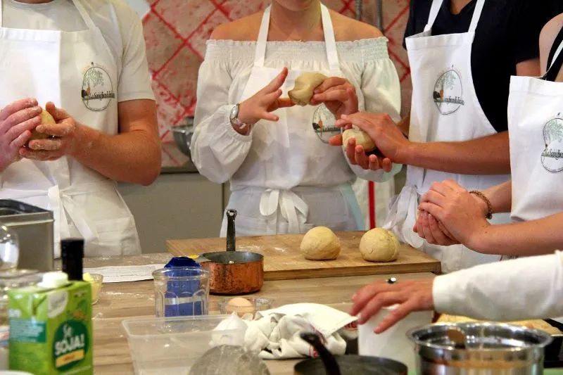 Image du carousel qui illustre: Le Sanglier Hirsute : Ateliers De Cuisine Et Pâtisserie Végétales à Mézières-en-Brenne