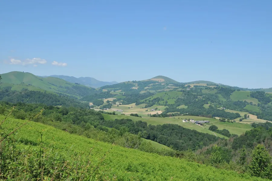 Image du carousel qui illustre: Route N°21 - Oloron-Montory, les collines du Pays basque à Oloron-Sainte-Marie