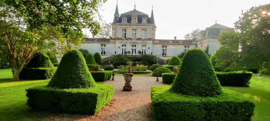 Image du carousel qui illustre: Visite découverte du château et des jardins de Malleret à Villenave-d'Ornon