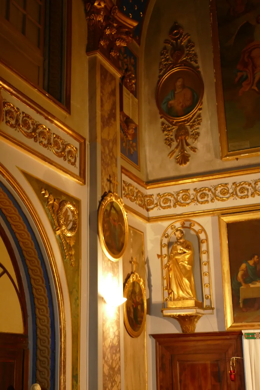 Image du carousel qui illustre: Visite commentée de la chapelle de l'EHPAD : un bijou historique à Saint-Girons