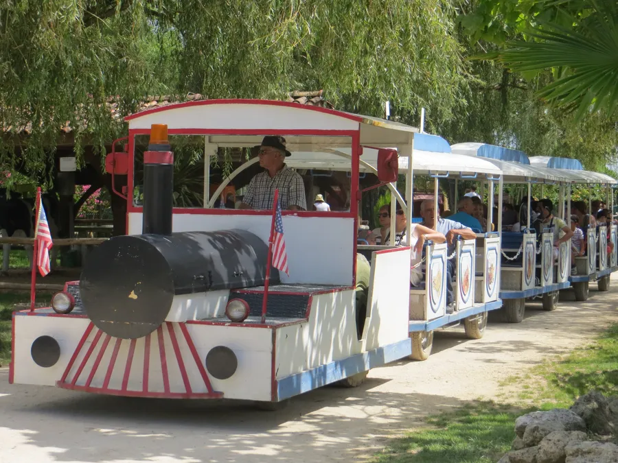 Image du carousel qui illustre: La Ferme Exotique à Cadaujac