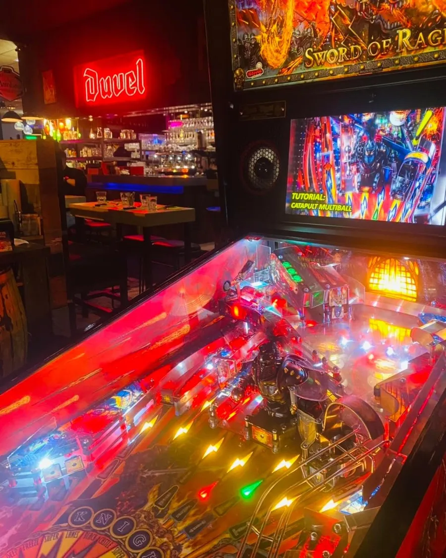 Image du carousel qui illustre: PopKfé - Bowling Karaoké Games Bar à Nancy