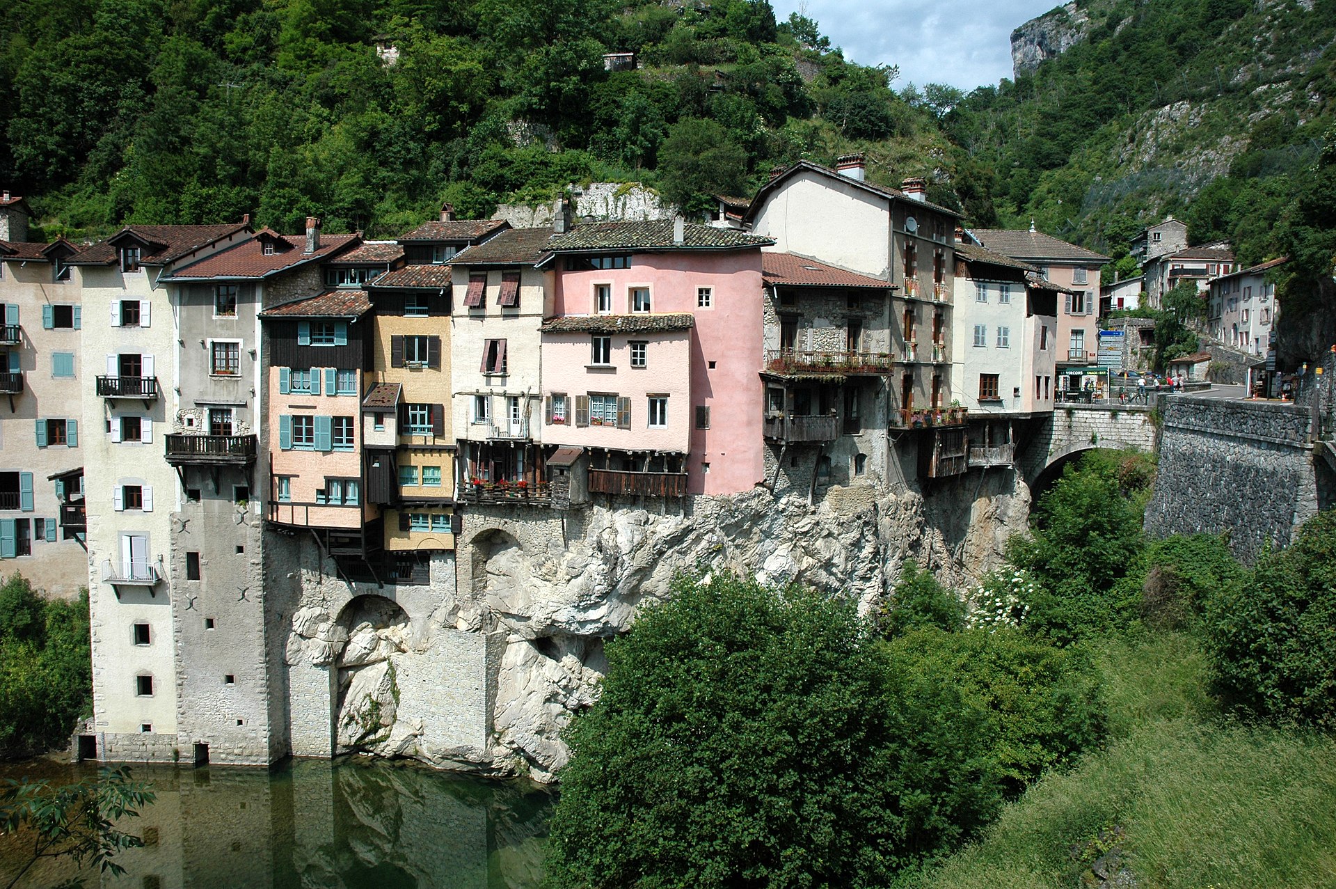Top 10 des plus beaux villages d’Auvergne-Rhône-Alpes
