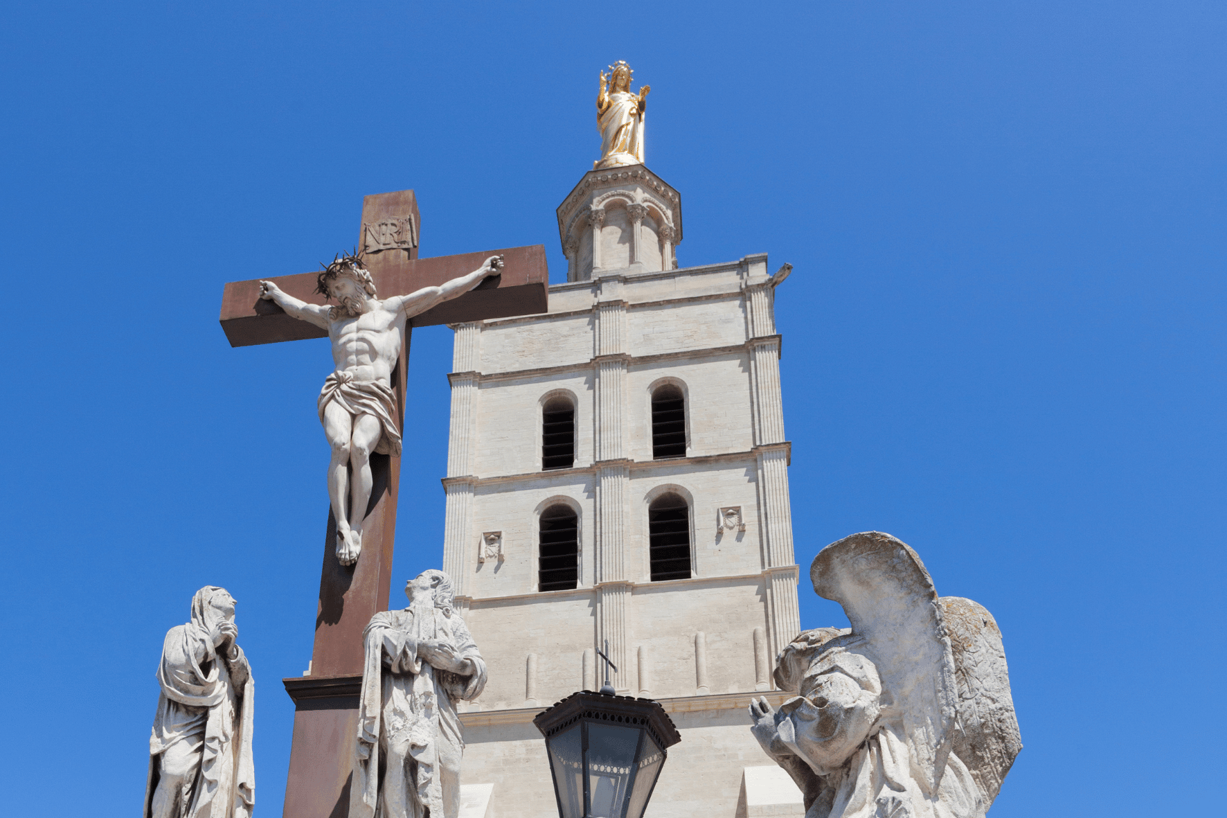 La cathédrale Notre-Dame des Doms d'Avignon