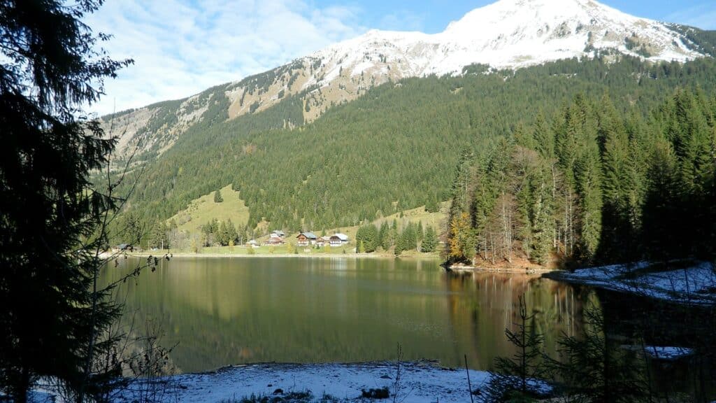 Lac des Plagnes Haute Savoie