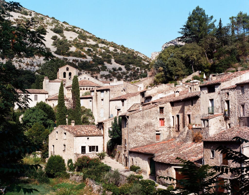 Saint-Guilhem-le-Désert-village-occitanie