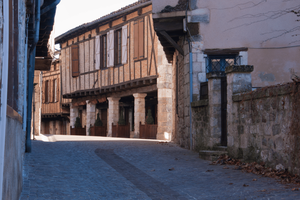 Castelnau-de-Montmirail-Village-occitanie