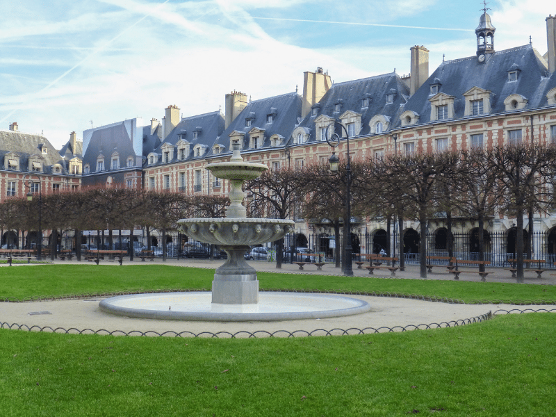 Place des Vosges Paris