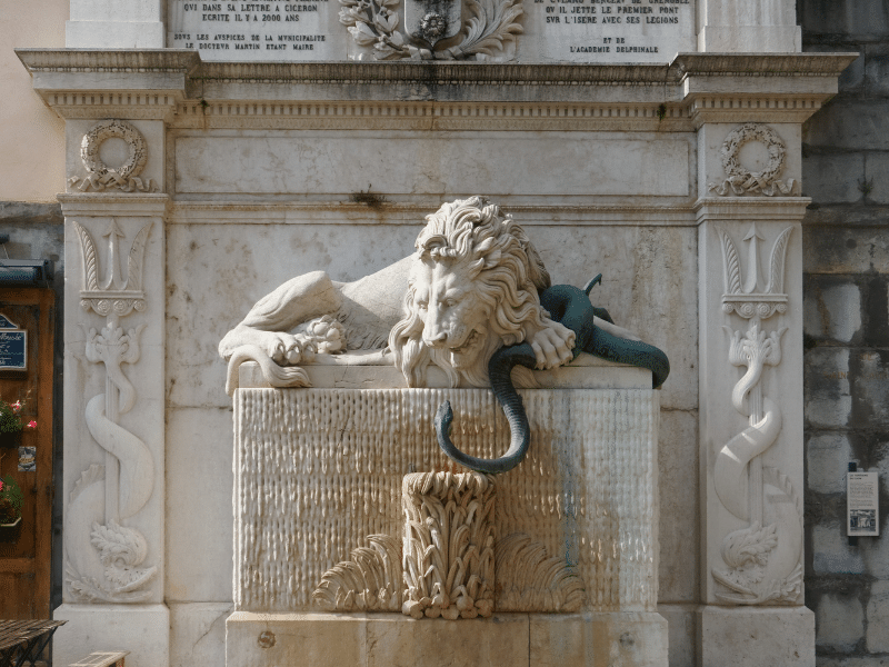 fontaine du lion et du serpent grenoble