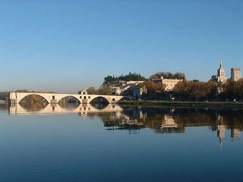 Le_pont_d'Avignon_depuis_l'île_de_la_Barthelasse