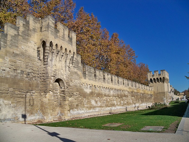 Remparts à Avignon