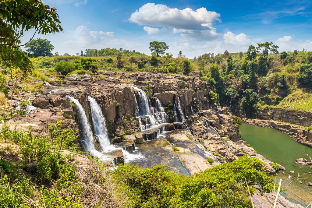 La cascade à 7 étages Pongour au Viêt Nam