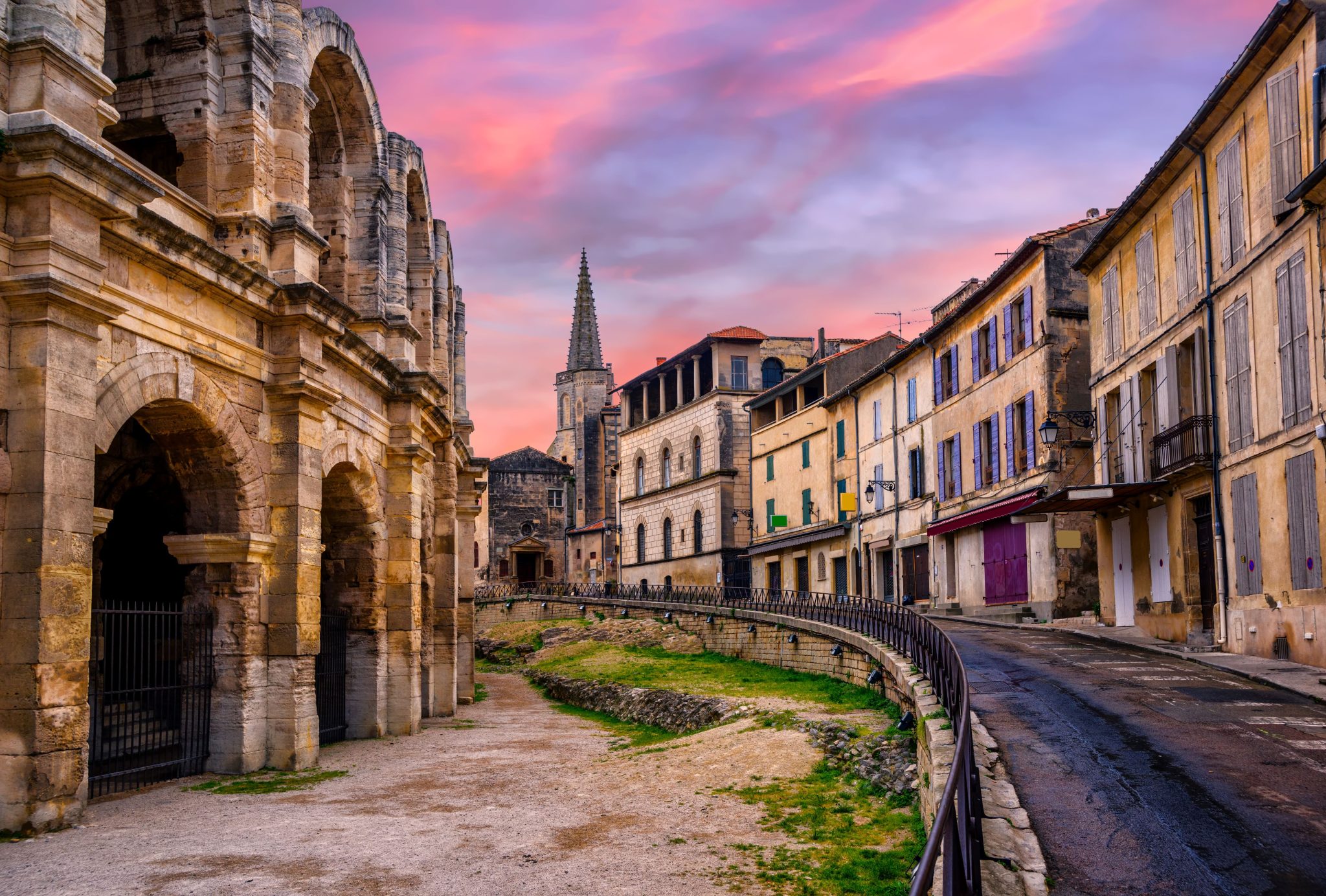 Visiter Arles : 10 lieux incontournables pour un séjour réussi !
