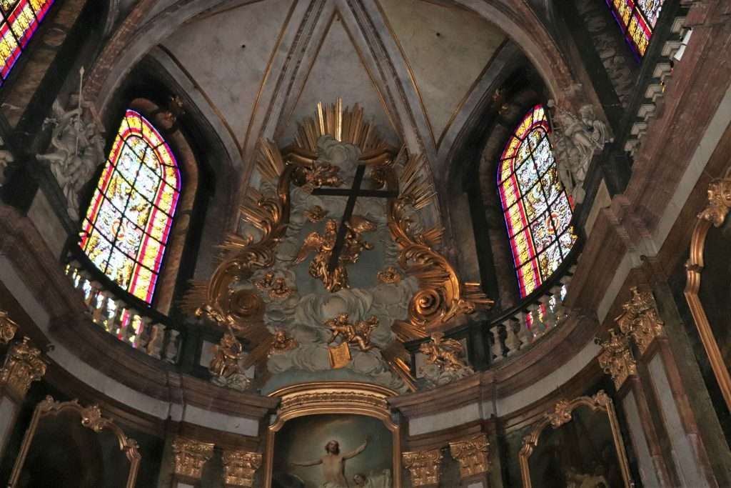 interieur cathédrale saint jean besançon