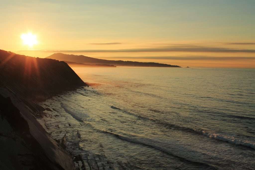 coucher de soleil sur Jaizkibel / le sentier littoral basque