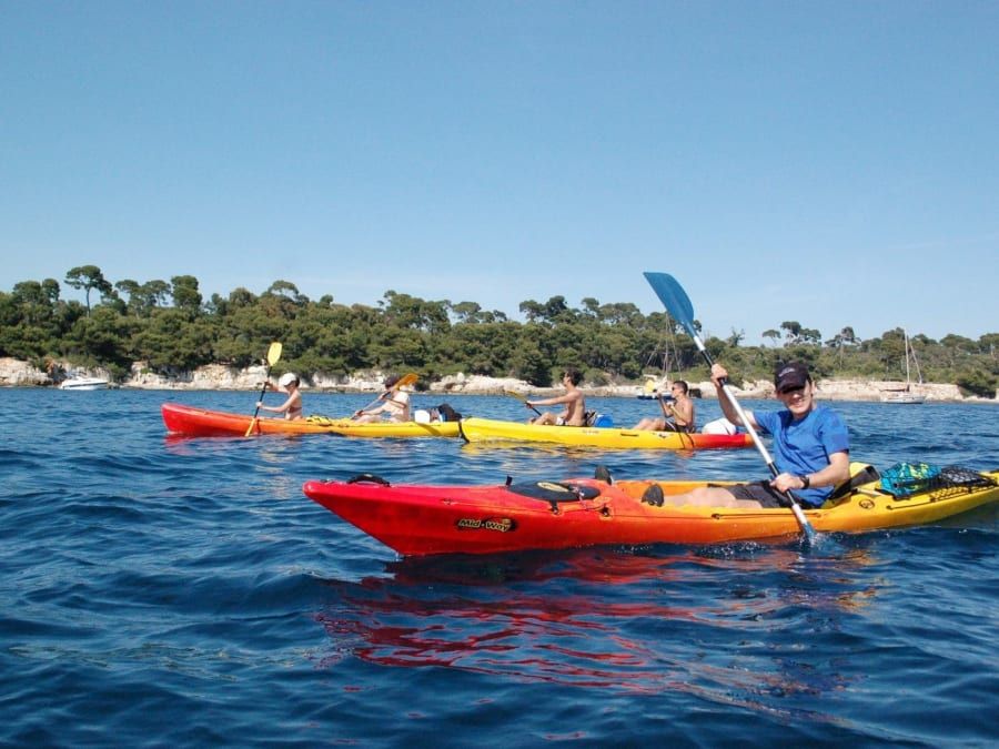 Illustration de: Location de kayak à Cannes : balade aux Îles de Lérins (06)

