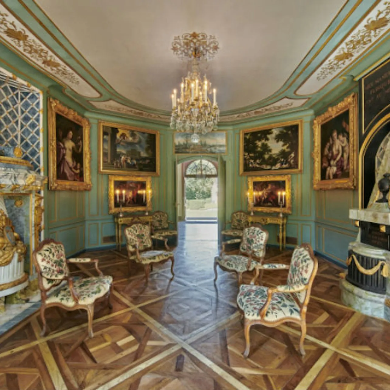Illustration de: Château de Voltaire: Billet avec accès rapide