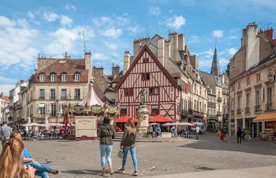 Illustration de: Visite autoguidée de Dijon avec un jeu interactif
