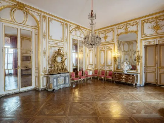 Illustration de: Château de Versailles - Visite guidée des Appartements Privés du Roi