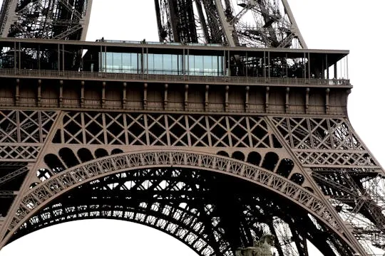 Image qui représente un ticket d'une activité (Déjeuner Tour Eiffel à Madame Brasserie) liée au point d'intéret
