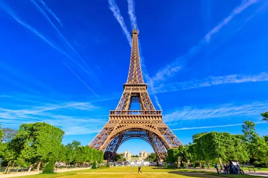 Image qui représente un ticket d'une activité (Déjeuner ou dîner à la tour Eiffel) liée au point d'intéret