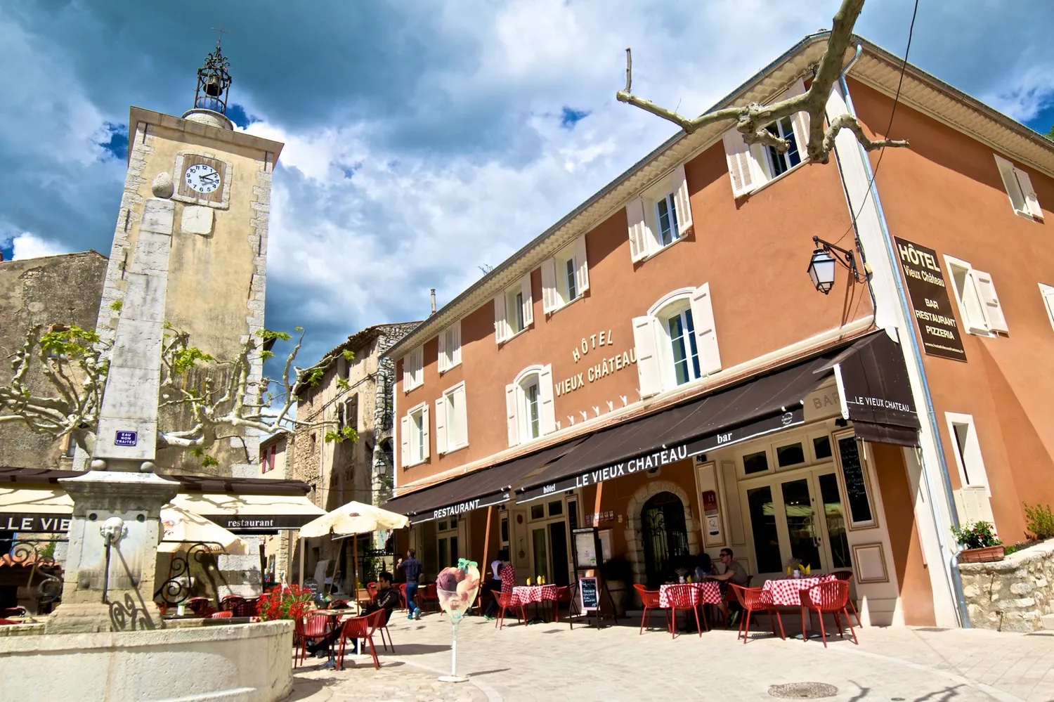 Image qui illustre: Hôtel Restaurant Le Vieux Château à Aiguines - 1