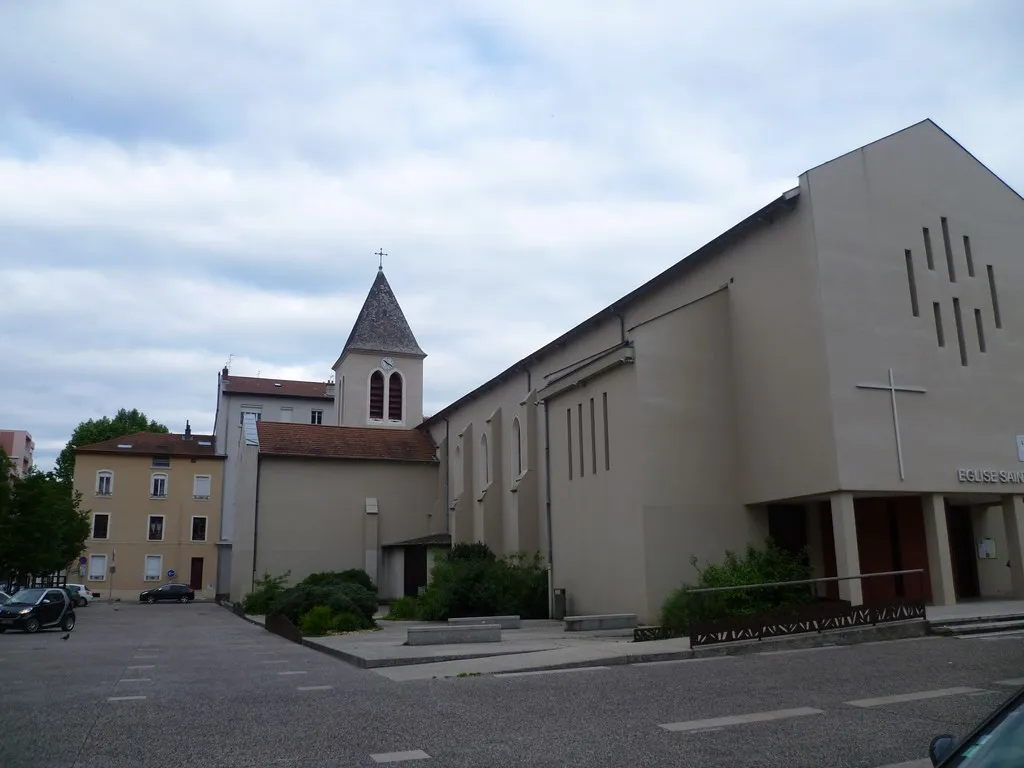 Image qui illustre: Eglise Sainte Madeleine à Villeurbanne - 2