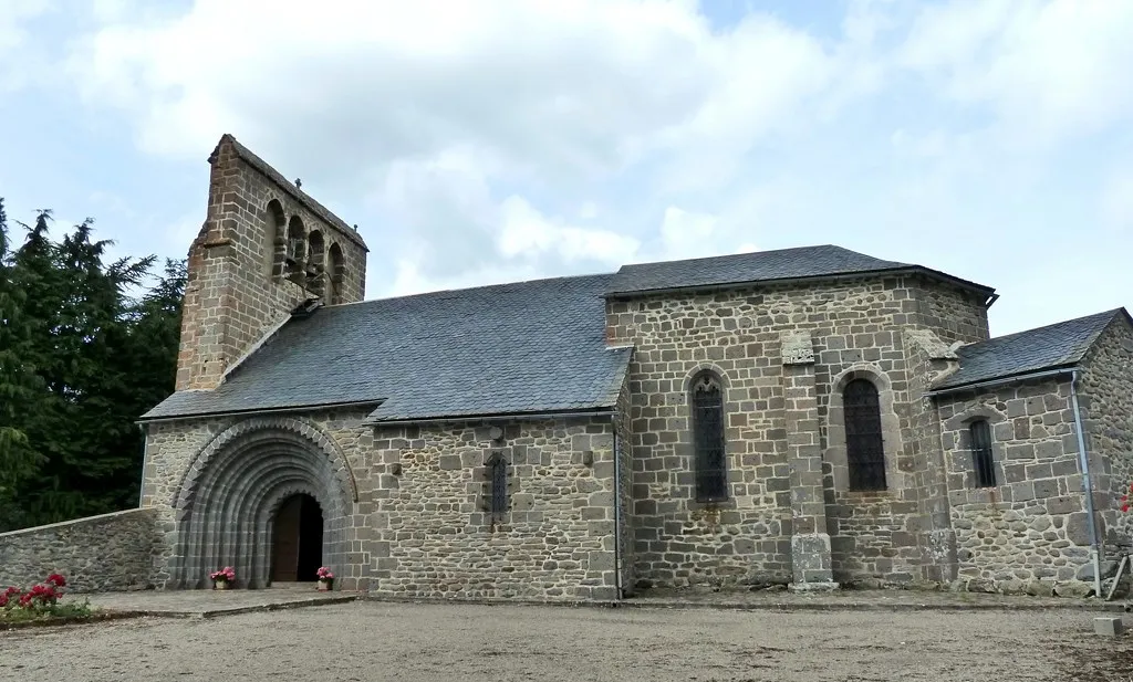 Image qui illustre: Eglise Saint-Jean Baptiste de Vernols à Vernols - 0