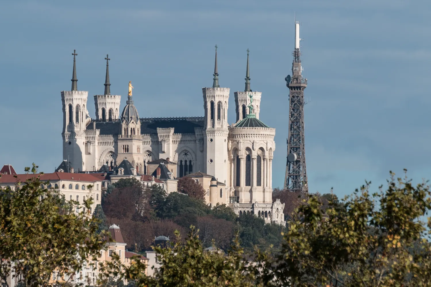 Image qui illustre: Basilique Notre-Dame de Fourvière à Lyon - 0
