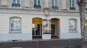 Image qui illustre: Musée Peynet Et Du Dessin Humoristique à Antibes - 1