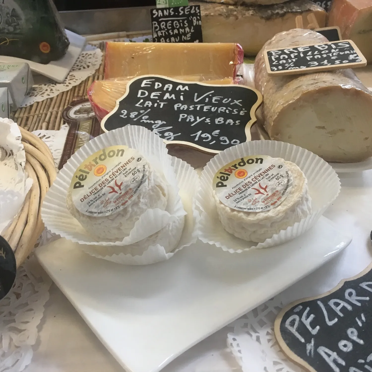 Image qui illustre:  Visite guidée gastronomique avec snacks et vins locaux à Montpellier - 0