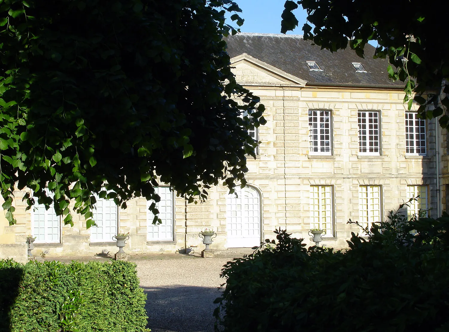 Image qui illustre: Château de Gadancourt à Avernes - 0