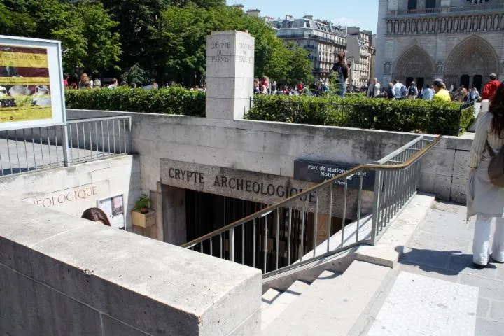 Image qui illustre: Crypte Archéologique De L'ile De La Cité