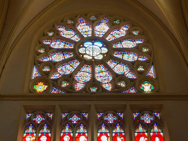 Image qui illustre: Visite Guidée : Vitraux De L'église à Remiremont - 0