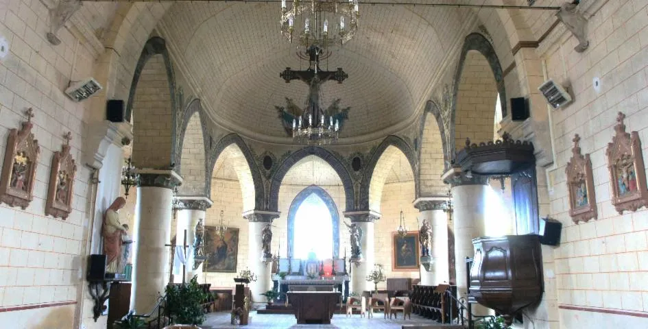 Image qui illustre: le patrimoine de l'église St Jean Baptiste de St Jean sur Mayenne