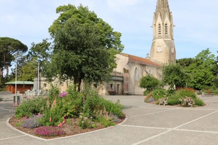 Image qui illustre: Eglise Saint Martin de Biscarrosse
