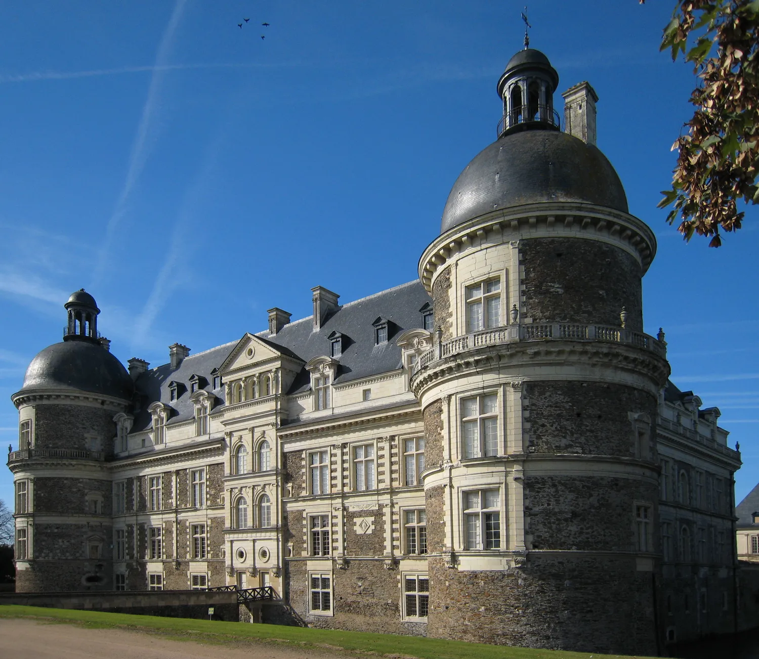 Image qui illustre: Château De Serrant à Saint-Georges-sur-Loire - 0