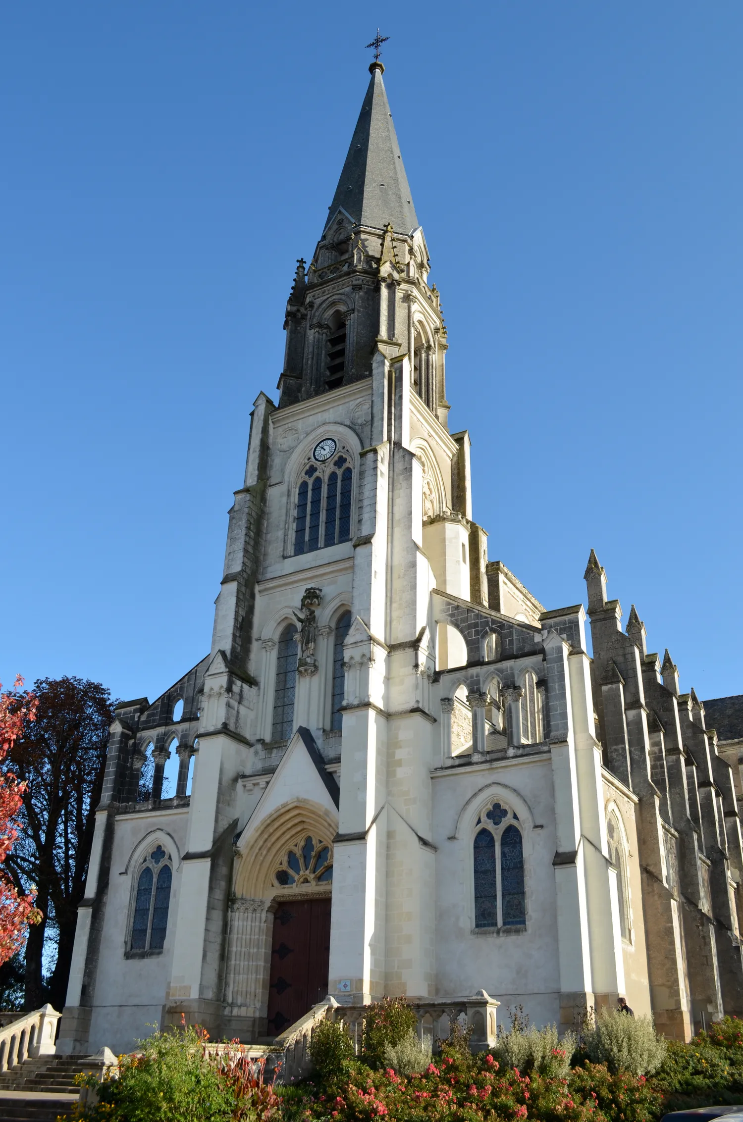 Image qui illustre: Eglise Notre-dame De Beaupréau à Beaupréau-en-Mauges - 0
