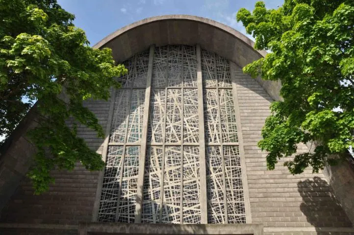 Image qui illustre: Église Saint Léopold