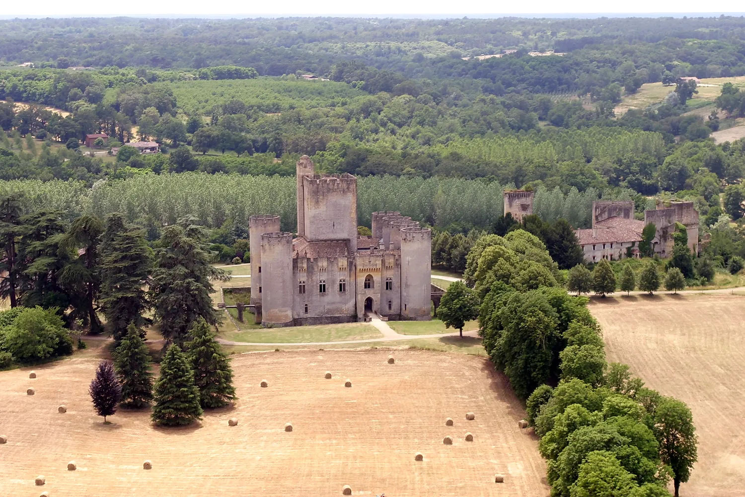 Image qui illustre: Château De Roquetaillade à Mazères - 2