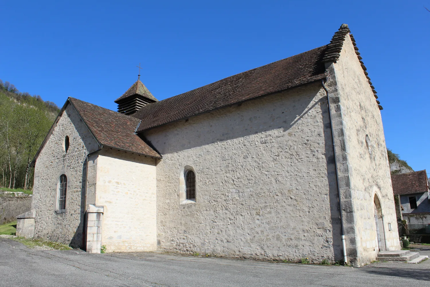 Image qui illustre: Eglise de Rossillon à Rossillon - 0