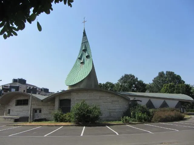 Image qui illustre: Eglise Du Christ Sauveur