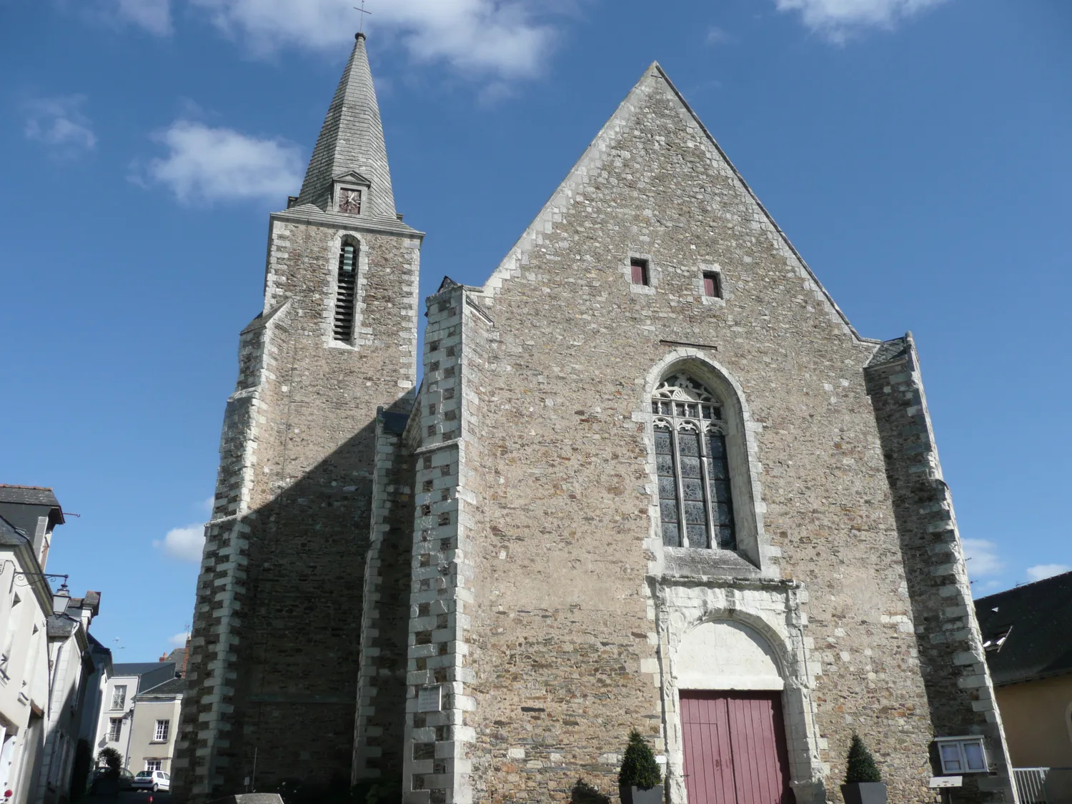 Image qui illustre: Eglise Saint-vincent De Brissac-quincé à Brissac Loire Aubance - 0