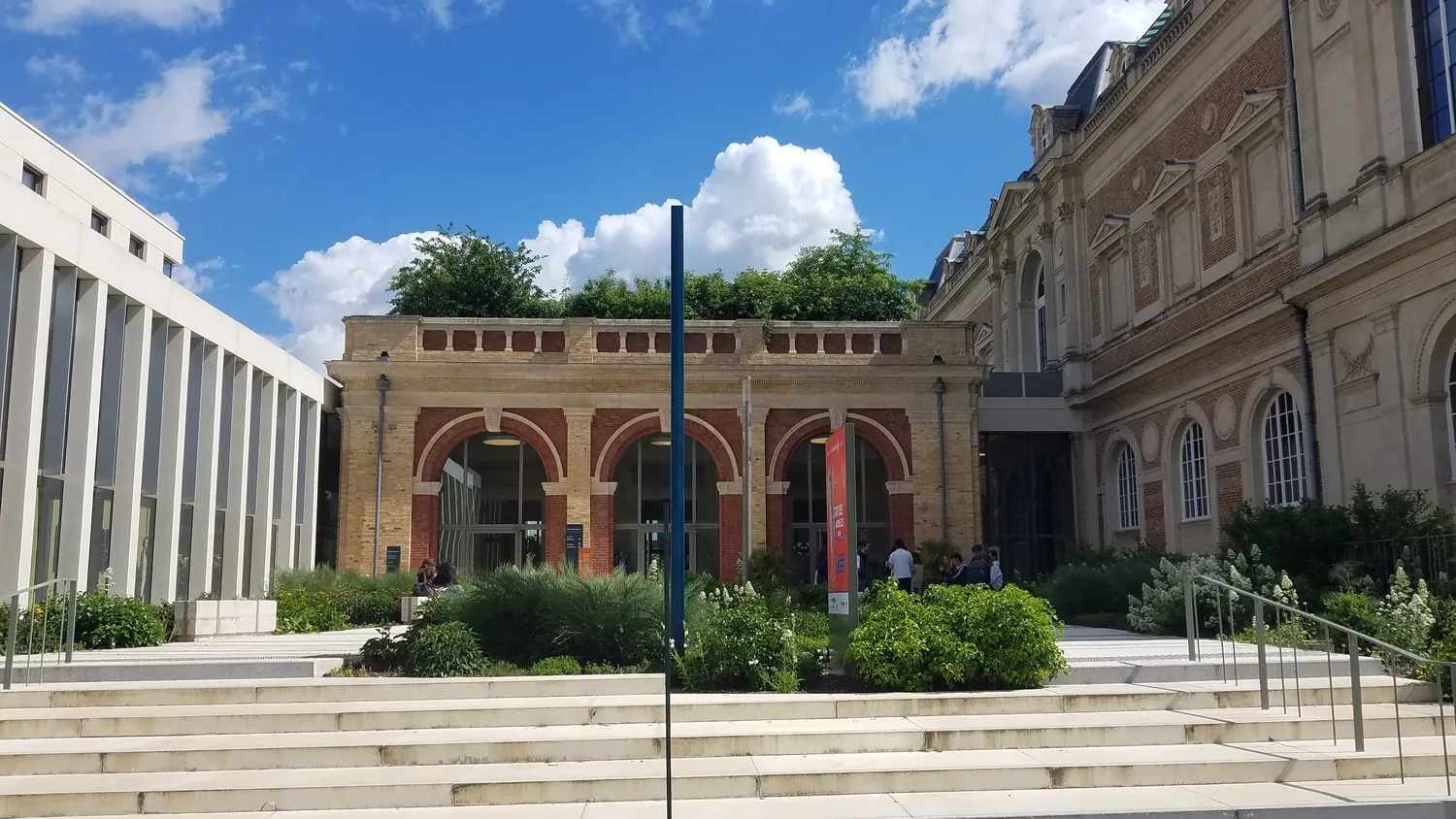 Image qui illustre: Musée De Picardie à Amiens - 1