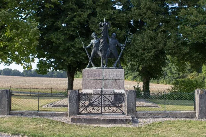 Image qui illustre: Monument Des Marie-louise