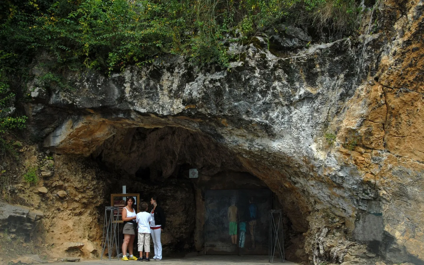 Image qui illustre: Grottes Préhistoriques D'isturitz Et D'oxocelhaya à Saint-Martin-d'Arberoue - 2
