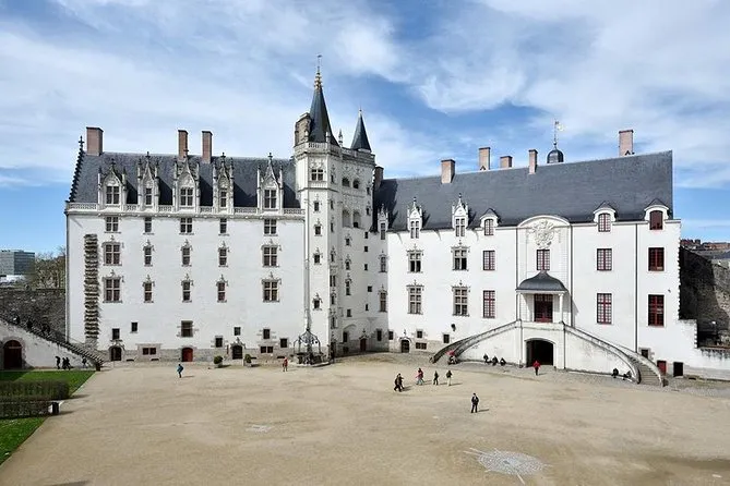 Image qui illustre: Château des ducs de Bretagne à Nantes - 1