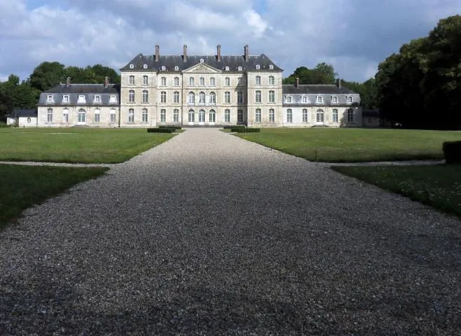Image qui illustre: Château De Clermont-tonnerre À Bertangles