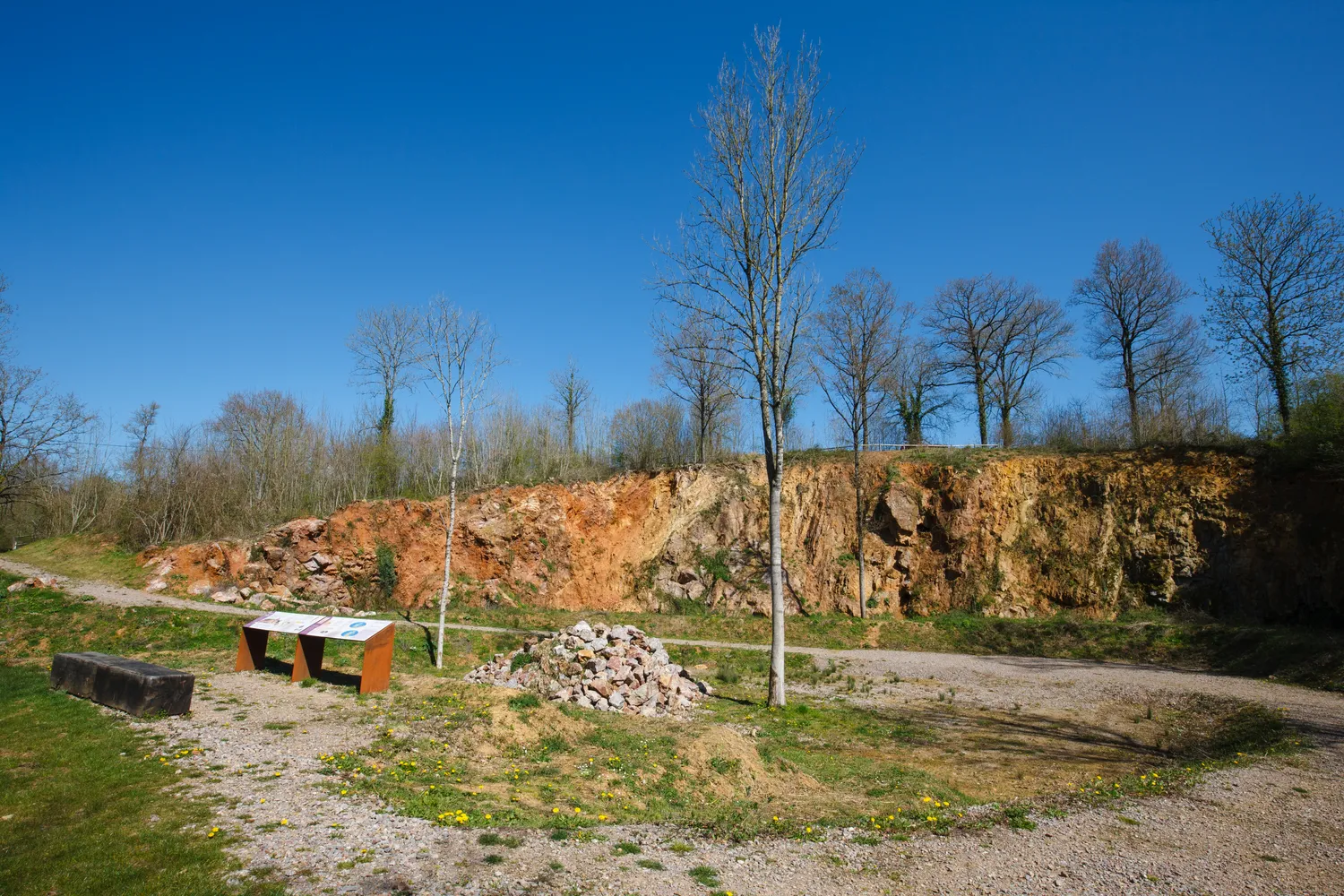 Image qui illustre: Site De La Marbrière à Ardin - 0